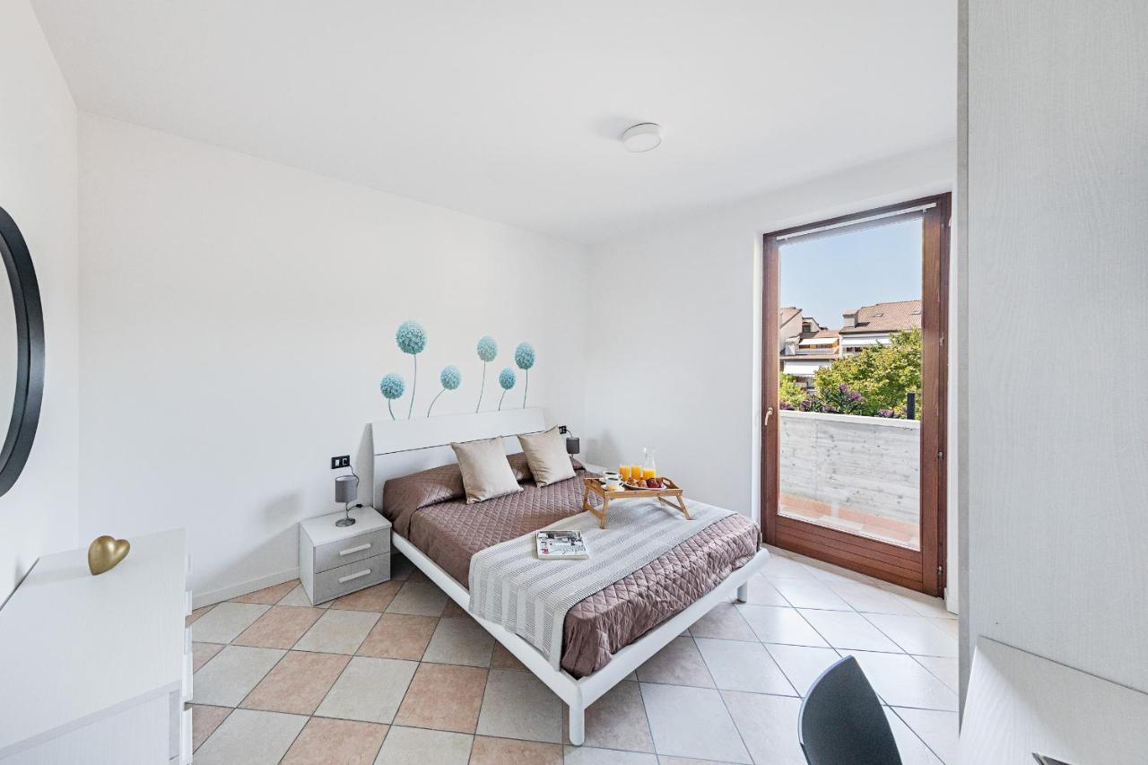I Ciliegi 1-09 Con Piscina By Wonderful Italy Apartment Desenzano del Garda Bagian luar foto