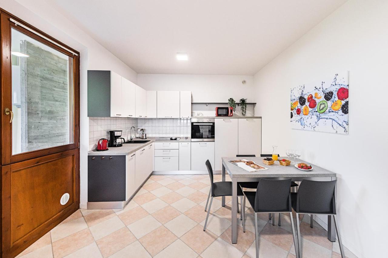 I Ciliegi 1-09 Con Piscina By Wonderful Italy Apartment Desenzano del Garda Bagian luar foto